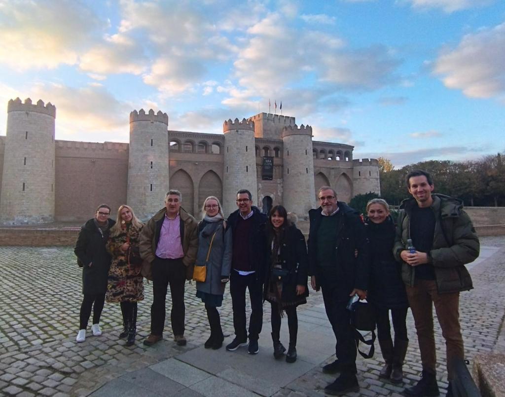 Se complementó la jornada de trabajo con la visita al Palacio de la Aljafería y otras instituciones de Zaragoza